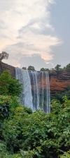 Tamra Gumar Waterfall is a very beautiful sight seen by the tourists after the monsoon, which gives a pleasant experience to the tourists bastar Chhattisgarh 
