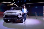 gril with car