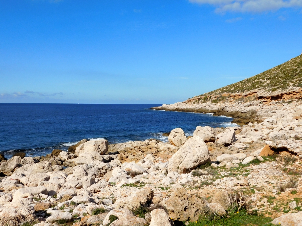 Sea, nature, beach, landscape, travel, blue, coast, water, sky, view, beautiful, cloud, summer, scenic, scenery, clouds, europe, uk, norfolk, cloudy, east anglia, north seasea, eccles-on-sea, england, hand, sea, ocean, sand, background, outdoors, hill