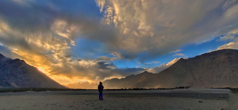 The lone traveller, ladakh, 