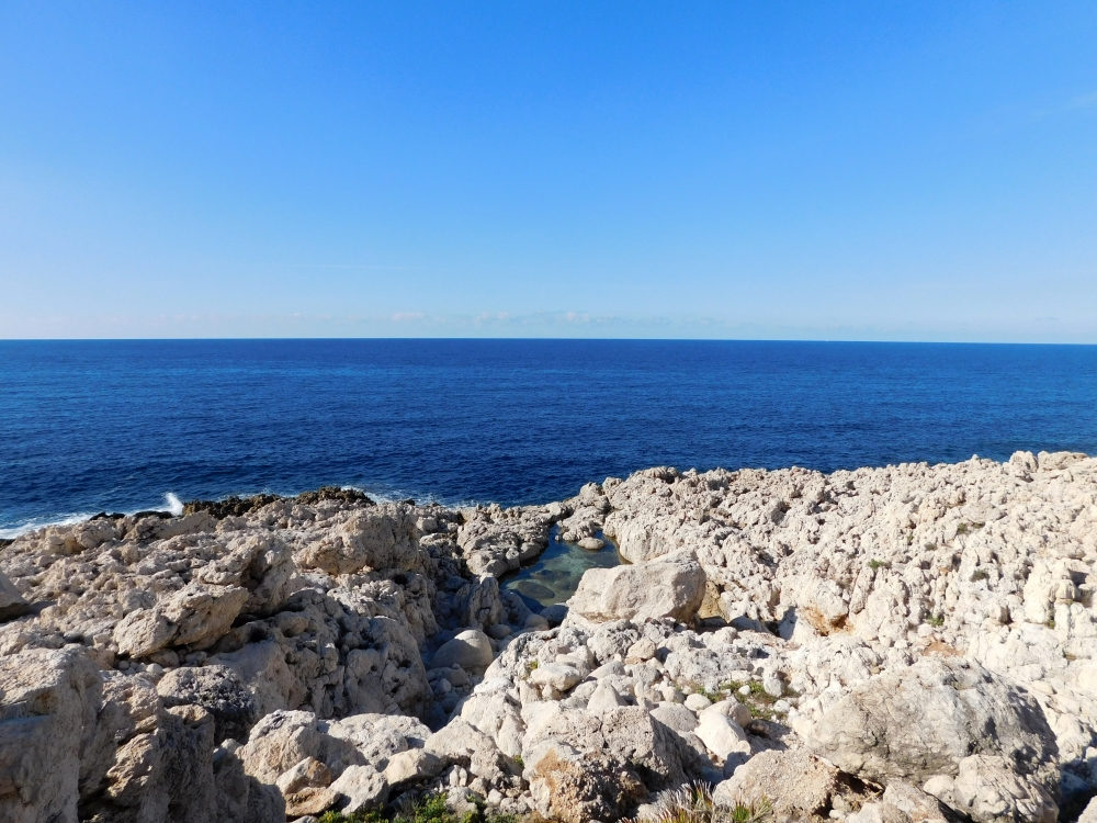 Sea, nature, beach, landscape, travel, blue, coast, water, sky, view, beautiful, cloud, summer, scenic, scenery, clouds, europe, uk, norfolk, cloudy, east anglia, north seasea, eccles-on-sea, england, hand, sea, ocean, sand, background, outdoors, hill