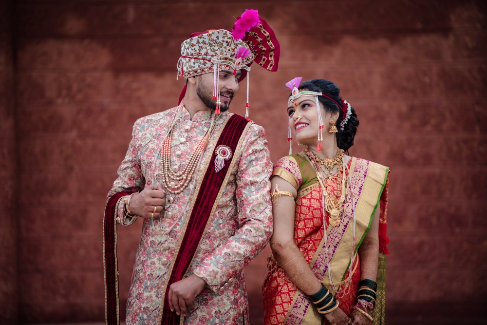 wedding, wedding,beauty,fashion,couple,pose,pre wedding, fun, celebration, indian, culture, frame, maharashtra, groom, bride