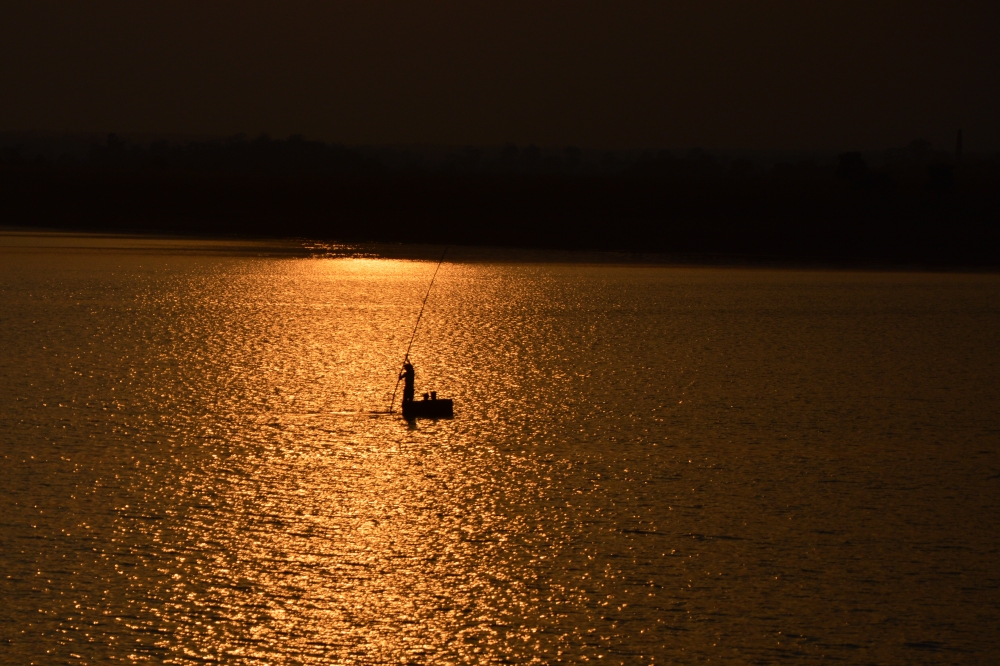 FISHING AT DAY END, WATER, SUN, Sunset, Sunlight, DAY END, fishing, Fishing Boat, MAN, FLOATING, RED, COLORFUL, NATURE, BEAUTY, WALLPAPER,