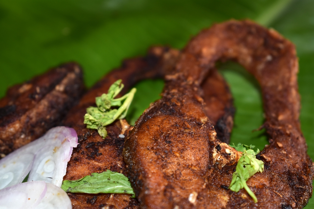Fish Fry, fish, fry, food, dish, delicious, bananaleaf, lunch, meal, fried, cooked, nonveg, onion, mint ,coriander, leaf, hot, spicy, tasty, seafood