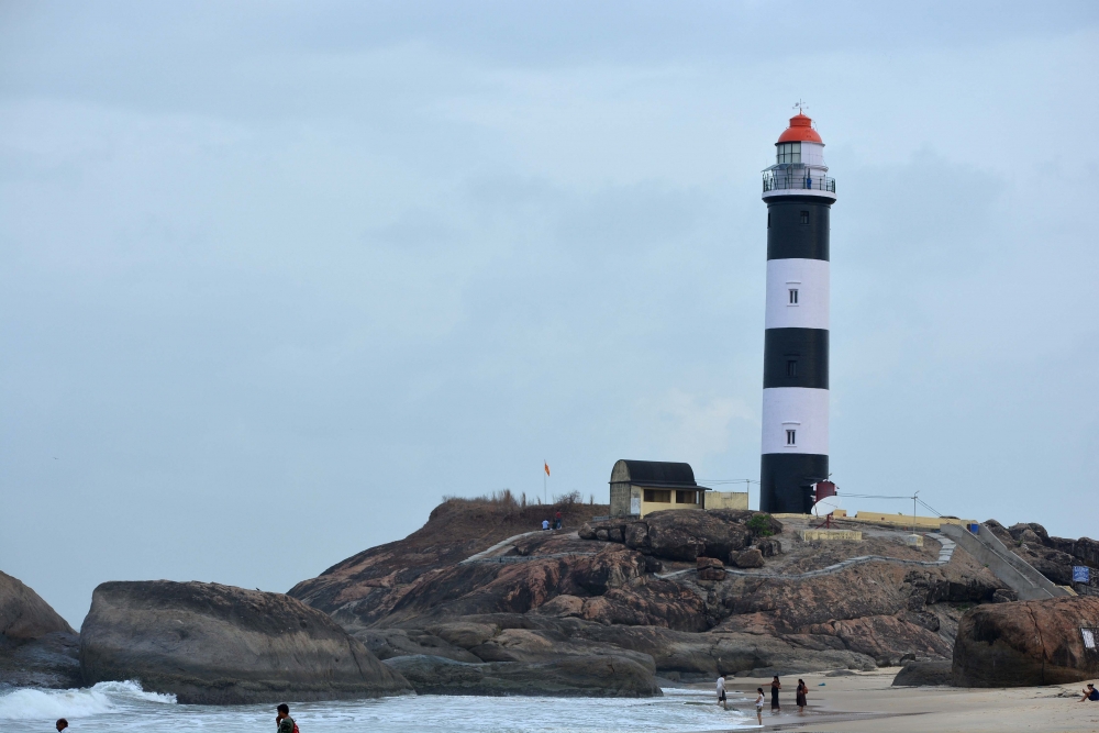 Light House, Guiding the ships