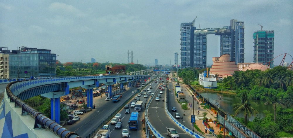 Kolkata Urbana, Kolkata, #dialylife#cityscapes#morningdiaries#kolkata#wintermorning#cityofjoy, road