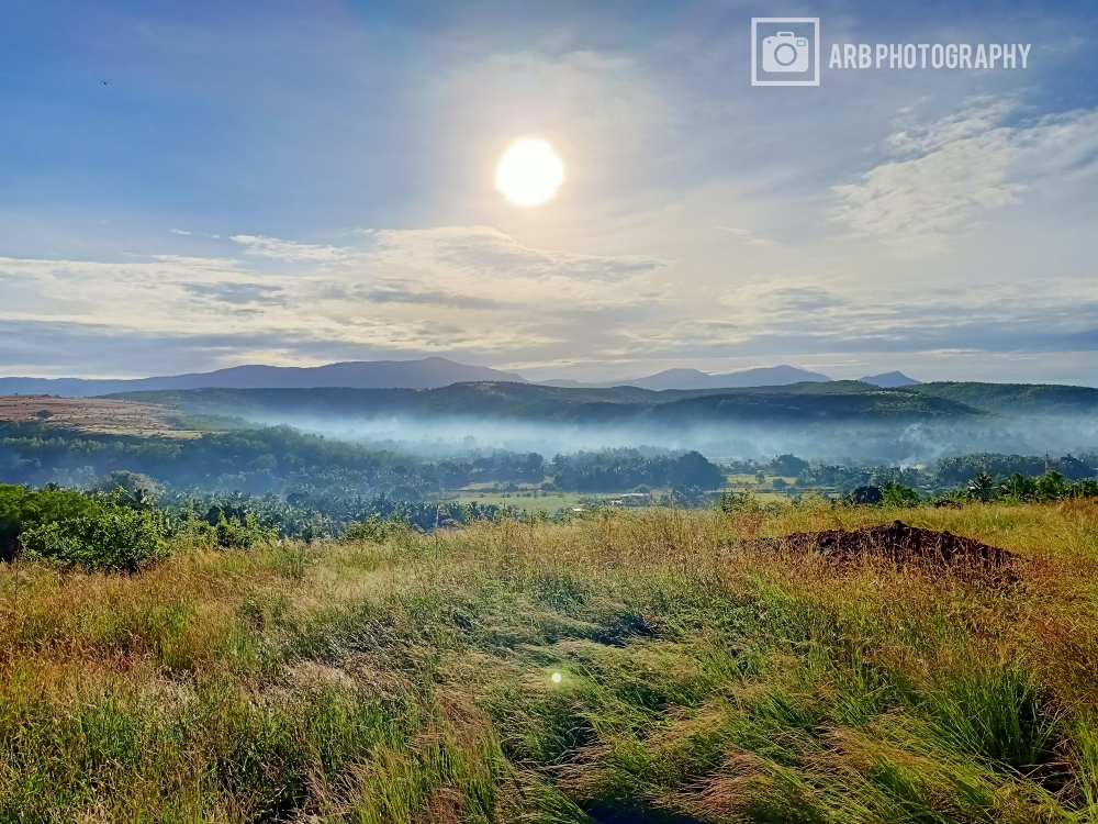 Sunrise,nature,landscape, mountain,green,grass,nature,morning,mist,, Nature, Sunrise, Sun, Sunlight, Sunny, sunnyday, hotsunny day, village, blue, Blue sky, Green Field, Green, greenery, greens, misty, mist, morning, 