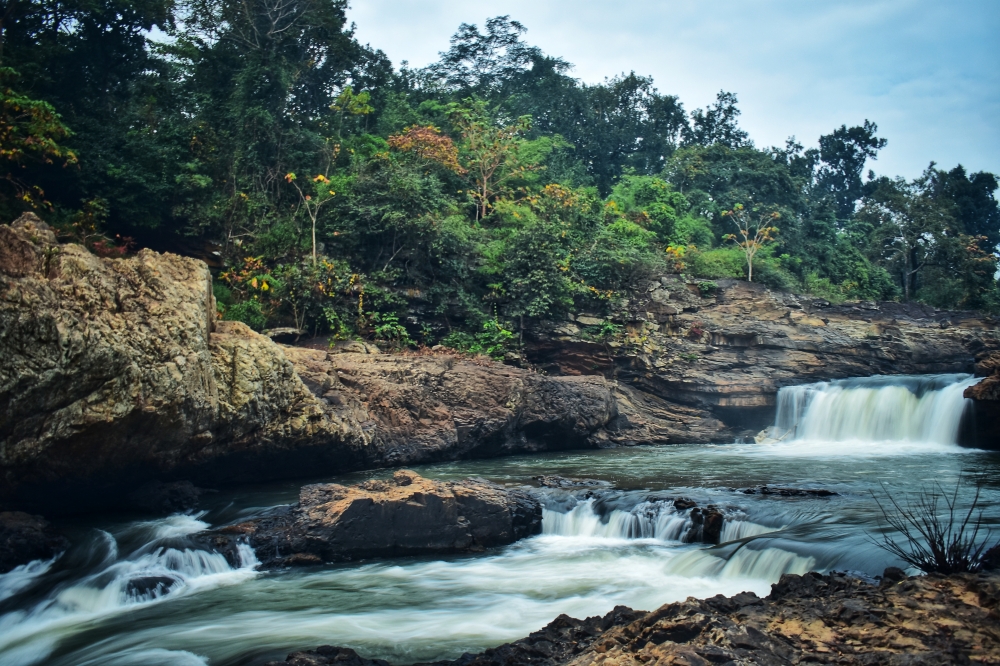 प्रकृति का मनमोहक दृश्य कांगेर धारा जलप्रपात, #nature #photography #love #instagood #photooftheday #travel #sky #beautiful #art #naturephotography #like #landscape #sunset #photo #picoftheday #instagram #sun #beach #life #winter #sea #fun #cute #clouds #happy #naturelovers #summer  bastar chhatishgarh jagdalpur kangervalleynationalpark kangervalley waterfall rivar kangerrivar tirathgarh forest bastar jagdalpur Chhattisgarh India Raipur CG Wild flowers hdclicks wallpaper beautiful waterfall viewofthenature 
