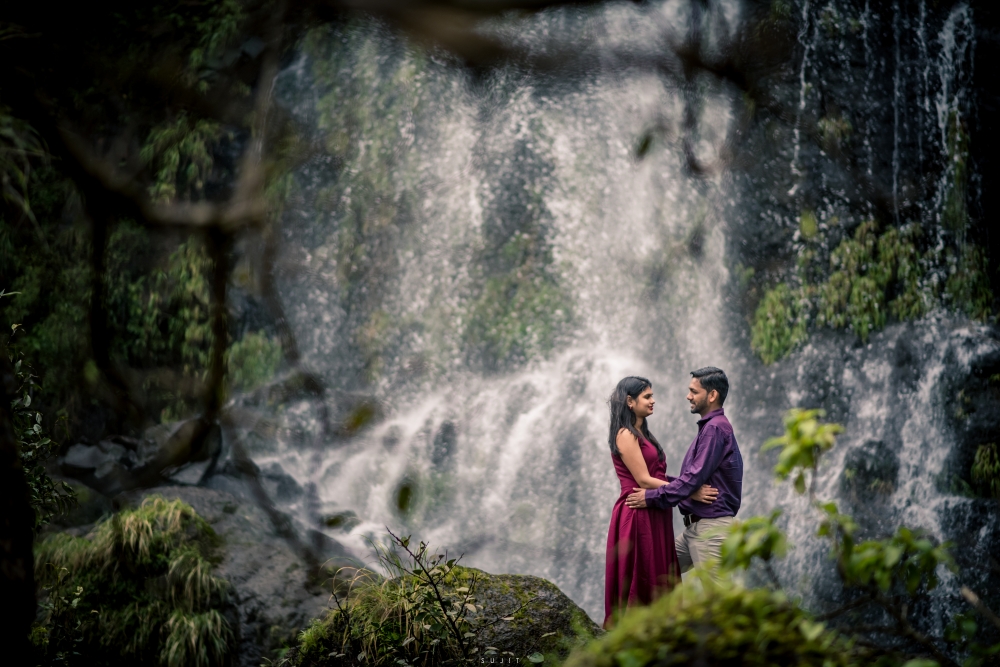 Love fall, wallpaper, background, people, love , couple, together, togetherness, bonding, glass ball, sujitpatilphotography, photography, prewedding, wedding, water,, waterfall traditional, reflection,ball
