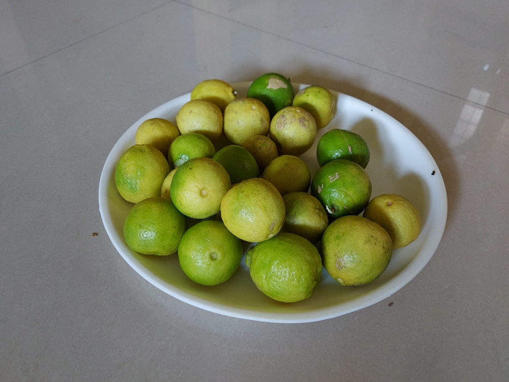 Lemon, lemon, lemon on plate, fruit, healthy, healthy food, 