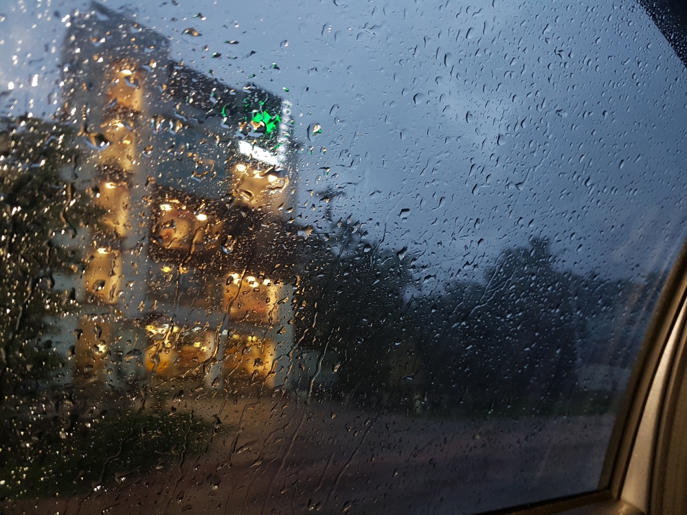 Building in yellow light, Architecture, building, yellow, yellow light, street, rain drops, Nature, 