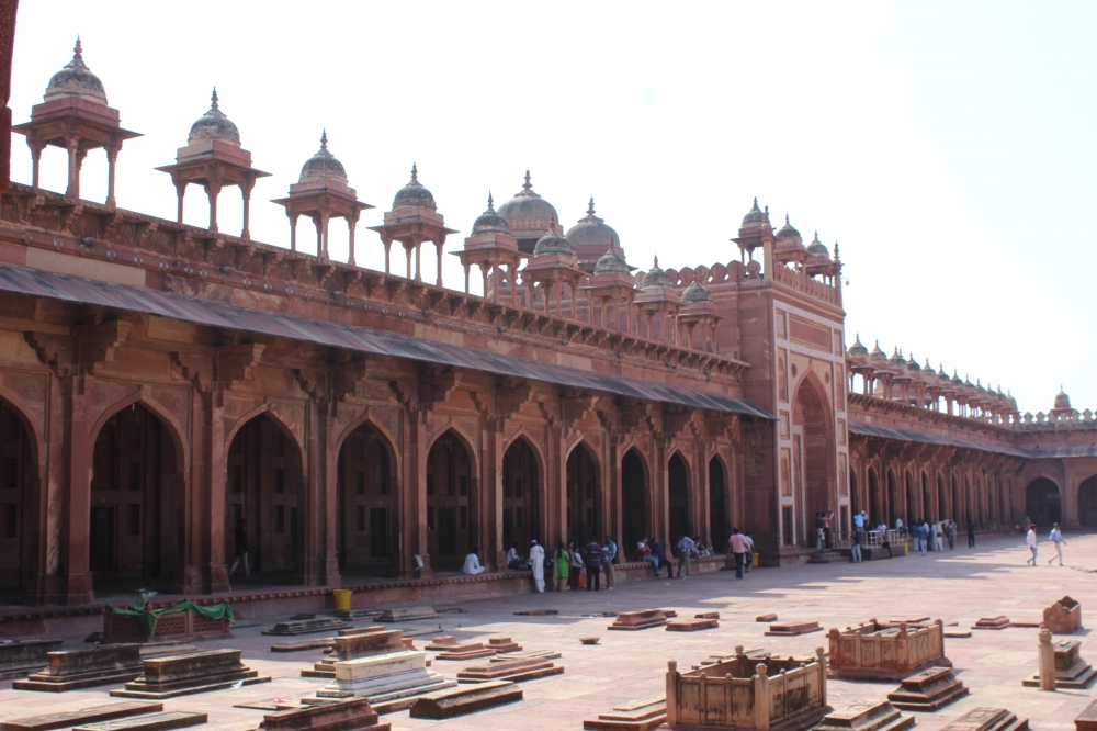Fatehpur sikhri (ancient grave), Ancient graves