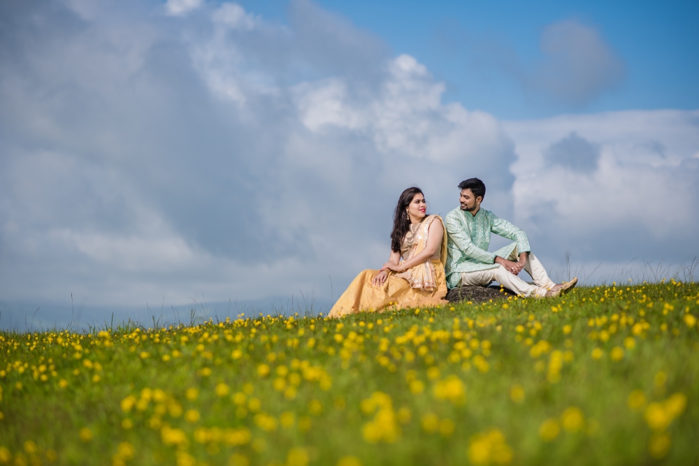 flower valley, beauty, fashion, traditional, flowers, yellow, maharashtra, kaas, pose, prewedding, wedding, landscape, love, creative, people, couple, goal, together,