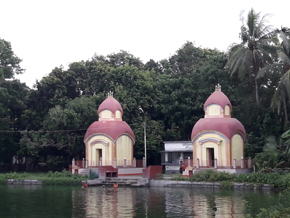 TEMPLE, Taki is a tourist spot and the temple famous for Jora Mandir