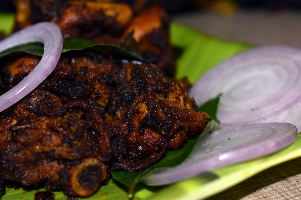 Crispy Chicken Fry - South Indian Style, south, indian, chicken, curryleave, fry, spicy, colourful, food, onion ,curry, leaves