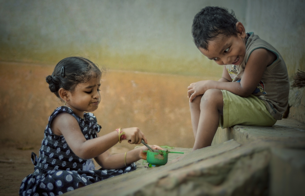 Kids, #vigaz_tour #street_photography#bonding#spinning_wheel #togetherness#achive_goal, 