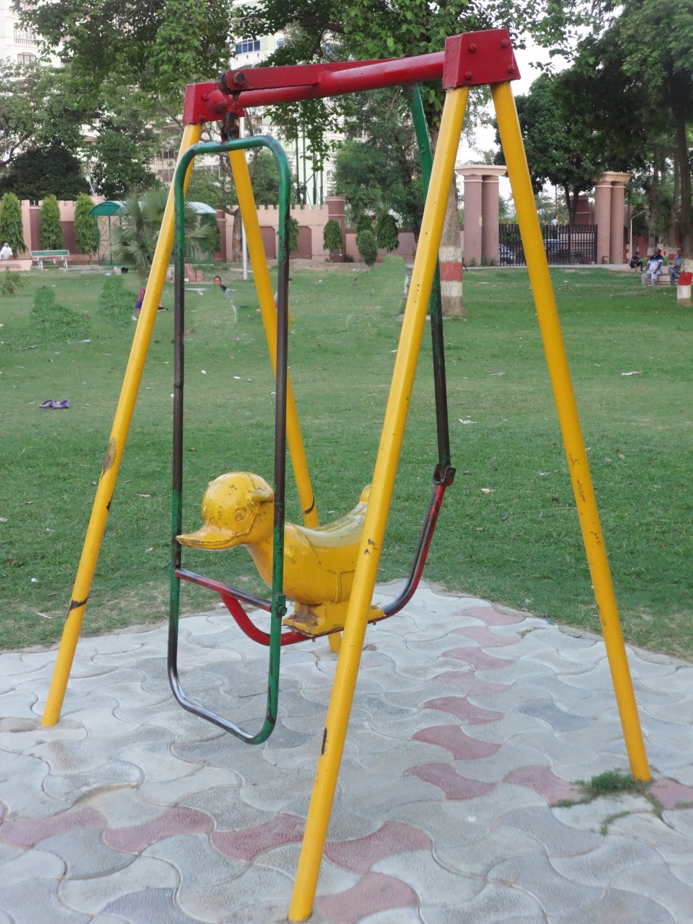 A beautiful swing in park, swing, green, yellow, duck, kids, park, outdoor