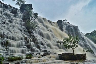 Tirathgarh Waterfall  Chhattisgarh is famous for its waterfalls. One of these magnificent falls is the Tirathgarh Waterfall. The fall here splits into multiple falls,